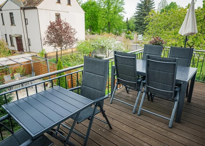 90 Qm Wohnung, 3 Zimmer, Balkon & Grosse Kueche - In Seenaehe, Schnell In Der Stadt