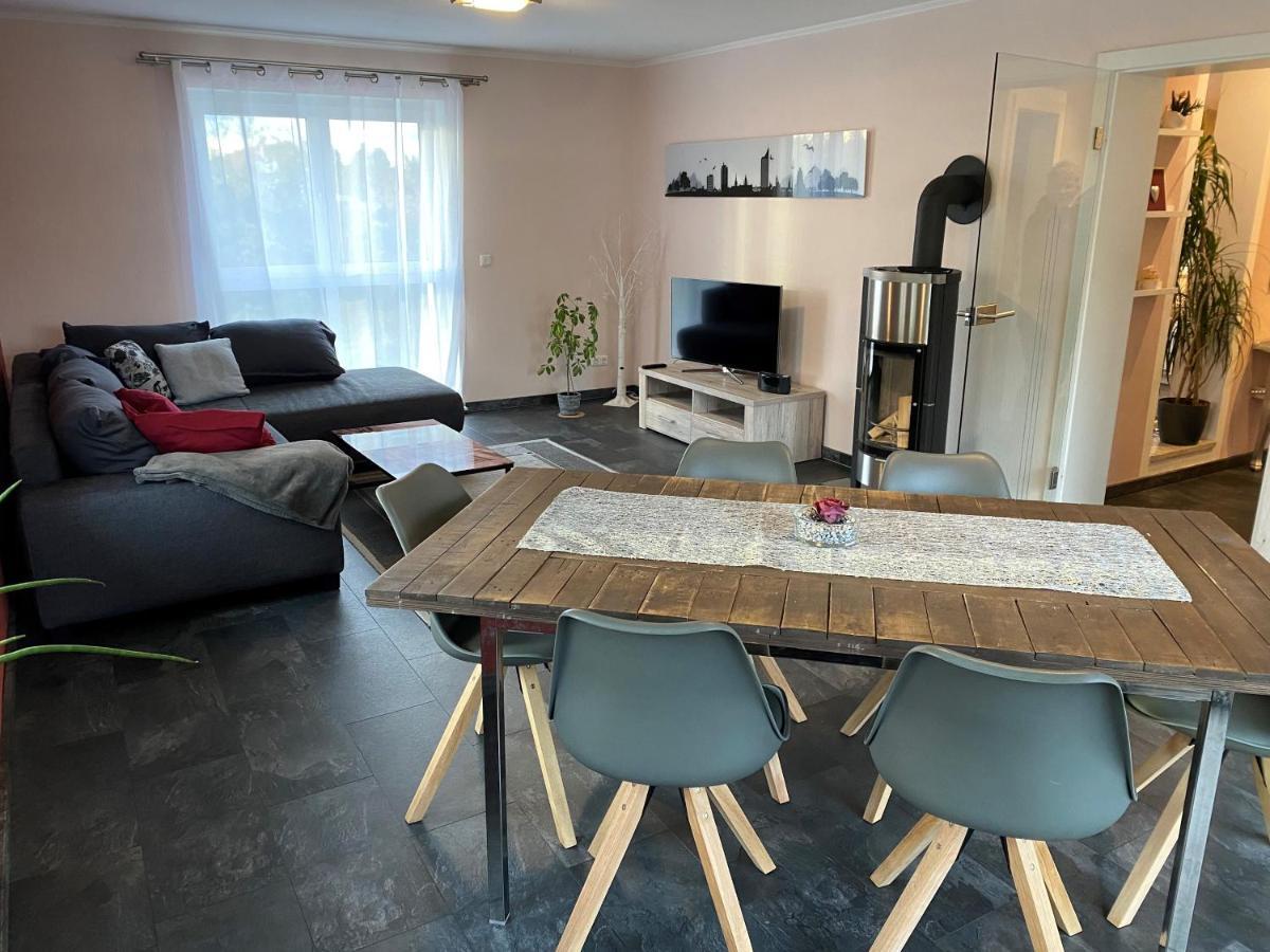 Appartamento 90 Qm Wohnung, 3 Zimmer, Balkon & Grosse Kueche - In Seenaehe, Schnell In Der Stadt Lipsia