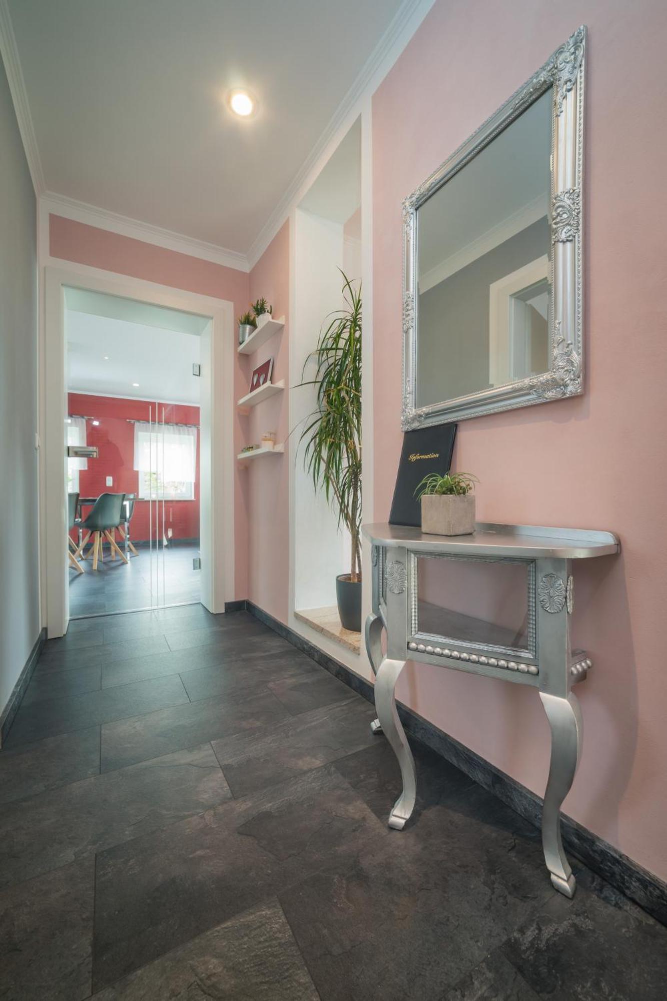 90 Qm Wohnung, 3 Zimmer, Balkon & Grosse Kueche - In Seenaehe, Schnell In Der Stadt *