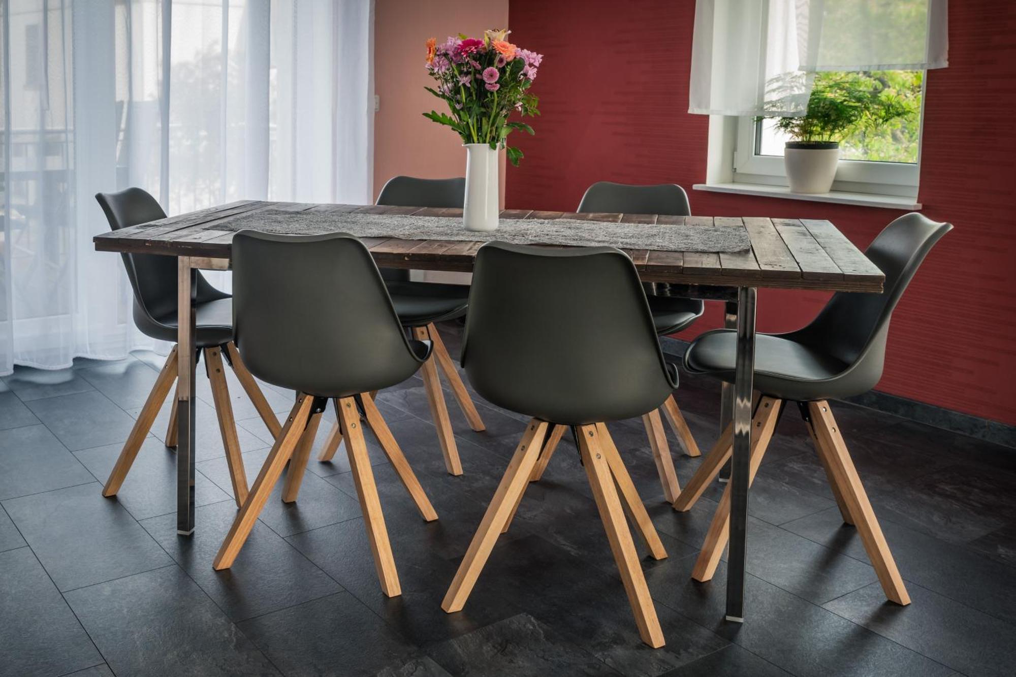 90 Qm Wohnung, 3 Zimmer, Balkon & Grosse Kueche - In Seenaehe, Schnell In Der Stadt