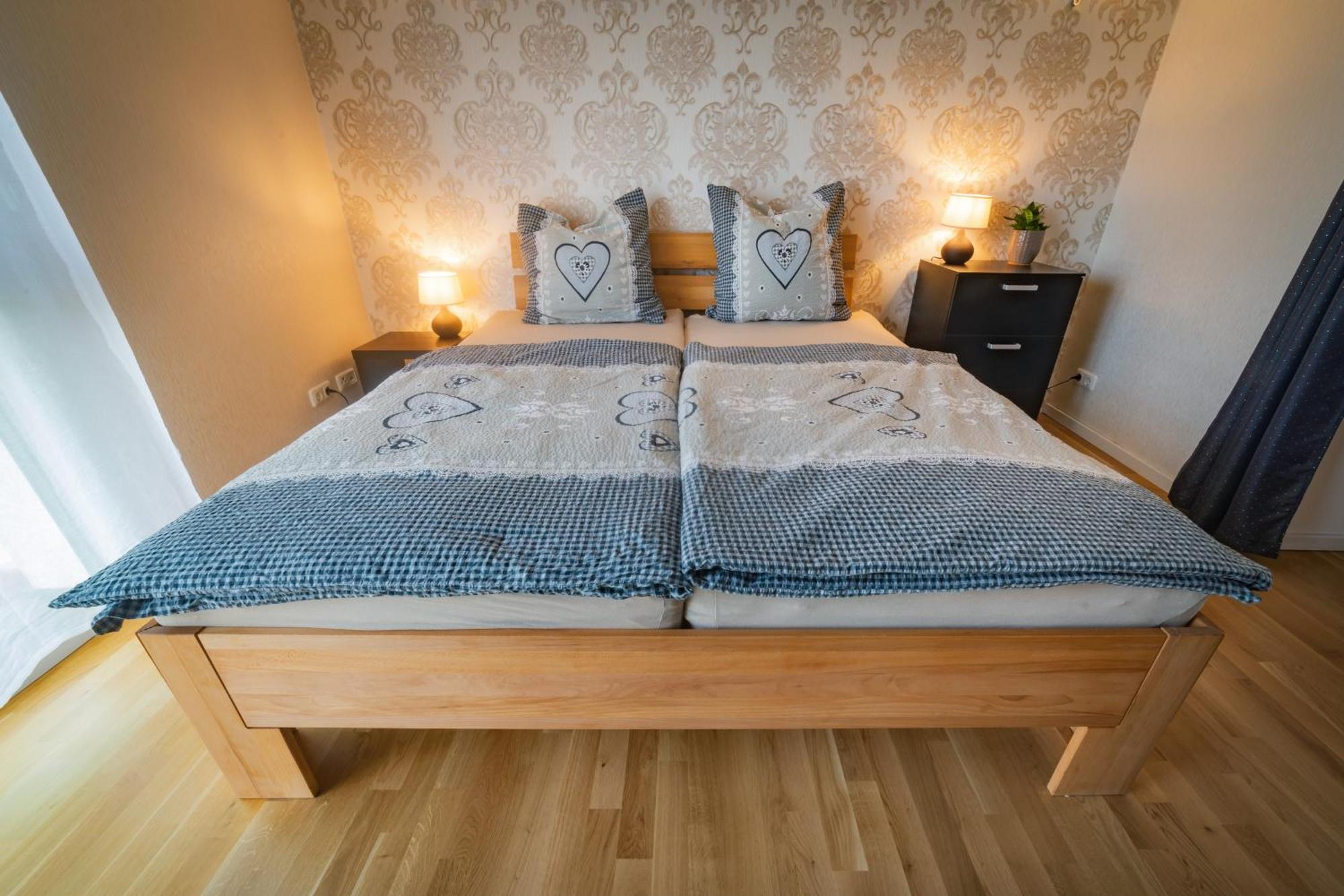 Apartment 90 Qm Wohnung, 3 Zimmer, Balkon & Grosse Kueche - In Seenaehe, Schnell In Der Stadt Leipzig